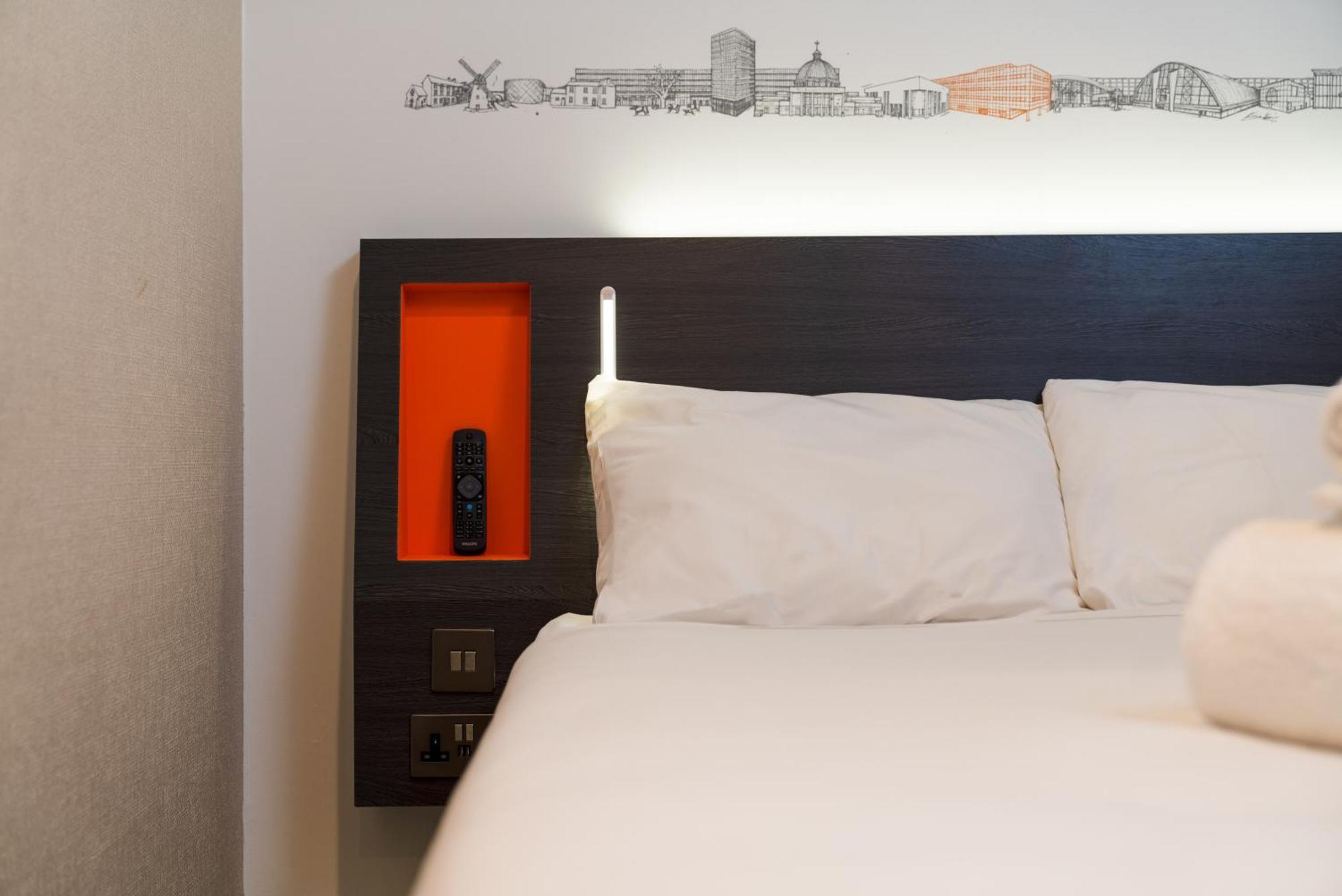 Easyhotel ミルトン・ケインズ エクステリア 写真