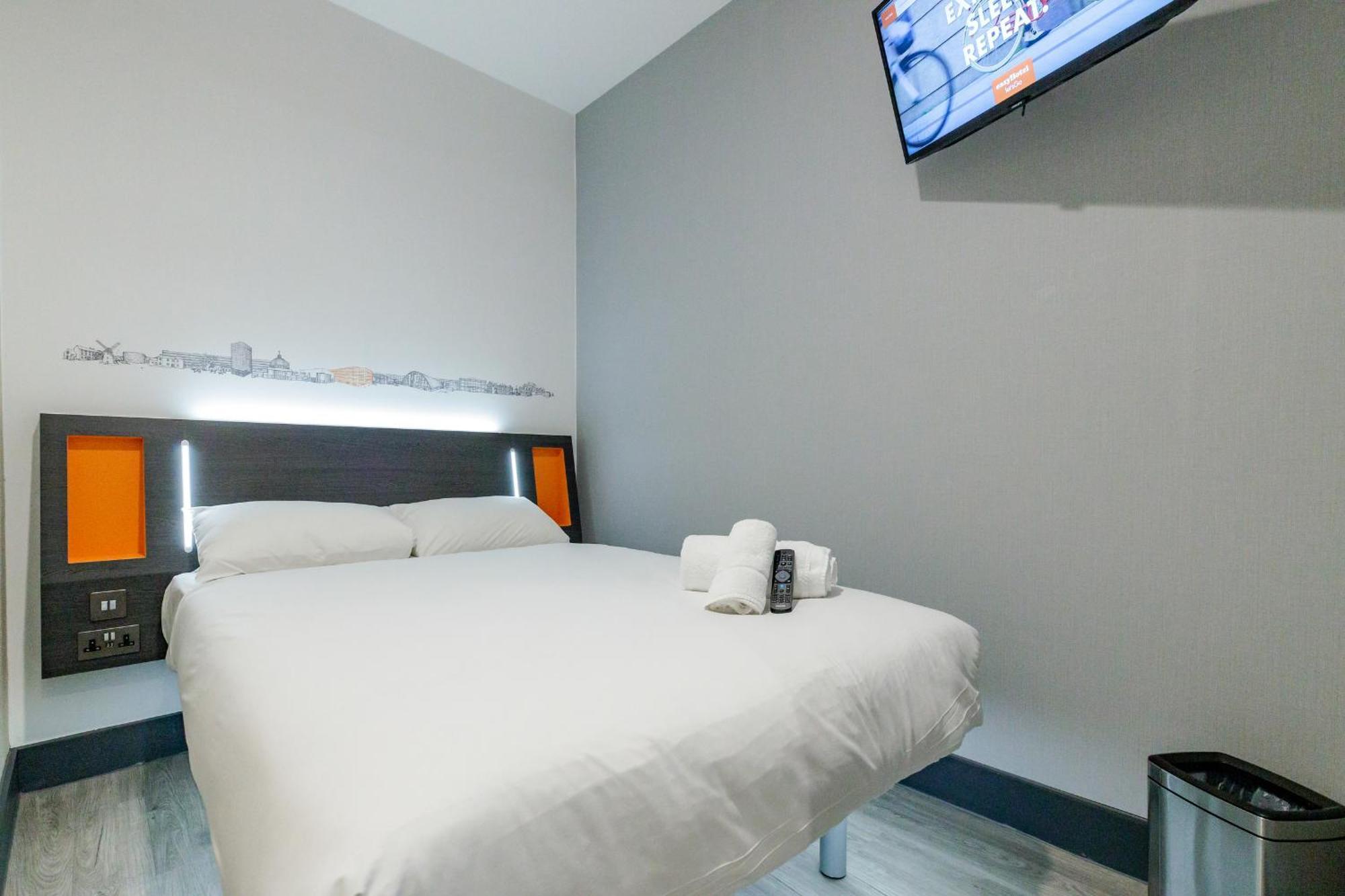 Easyhotel ミルトン・ケインズ エクステリア 写真