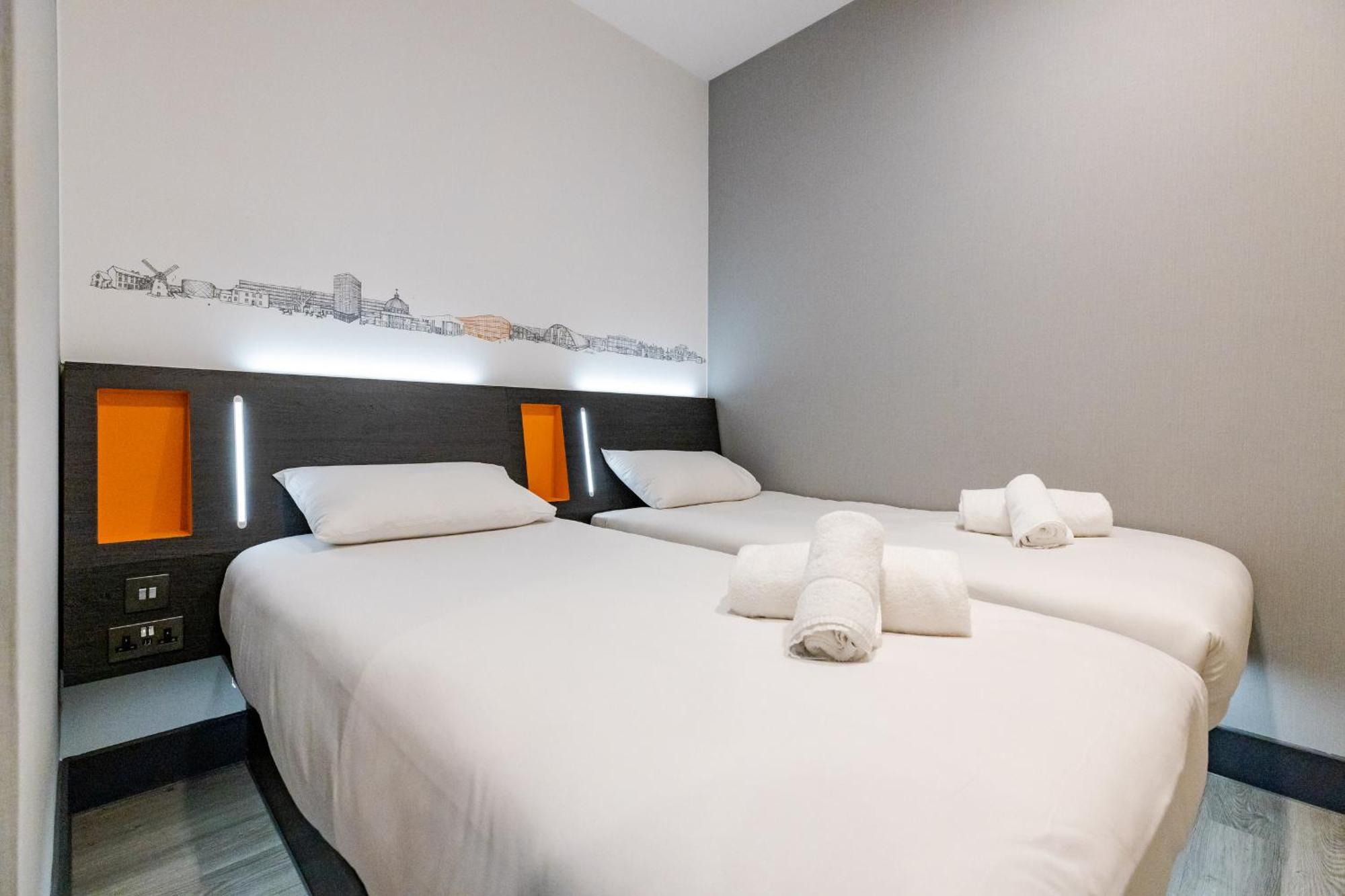 Easyhotel ミルトン・ケインズ エクステリア 写真