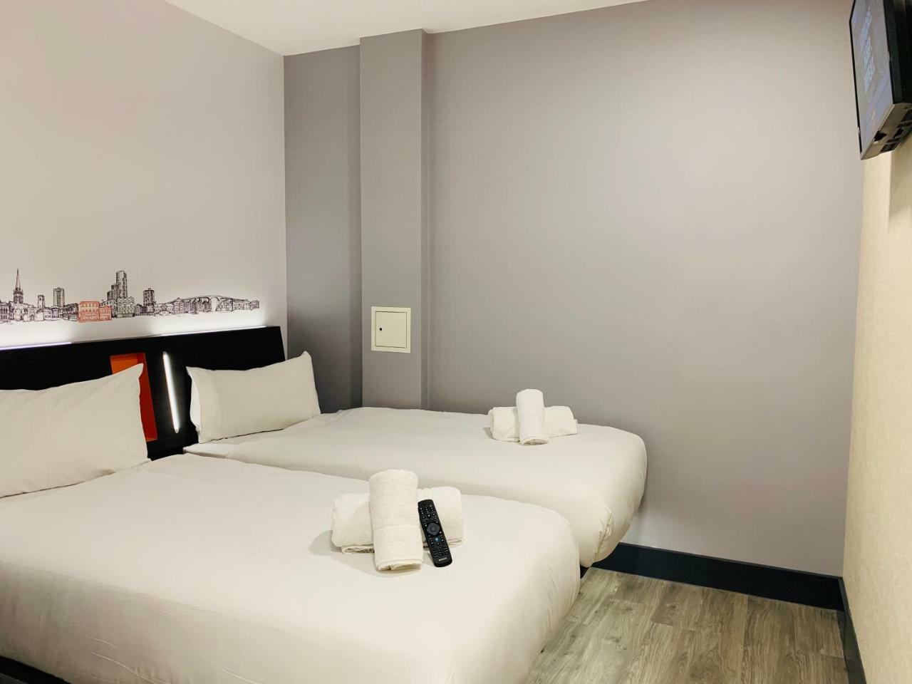 Easyhotel ミルトン・ケインズ エクステリア 写真