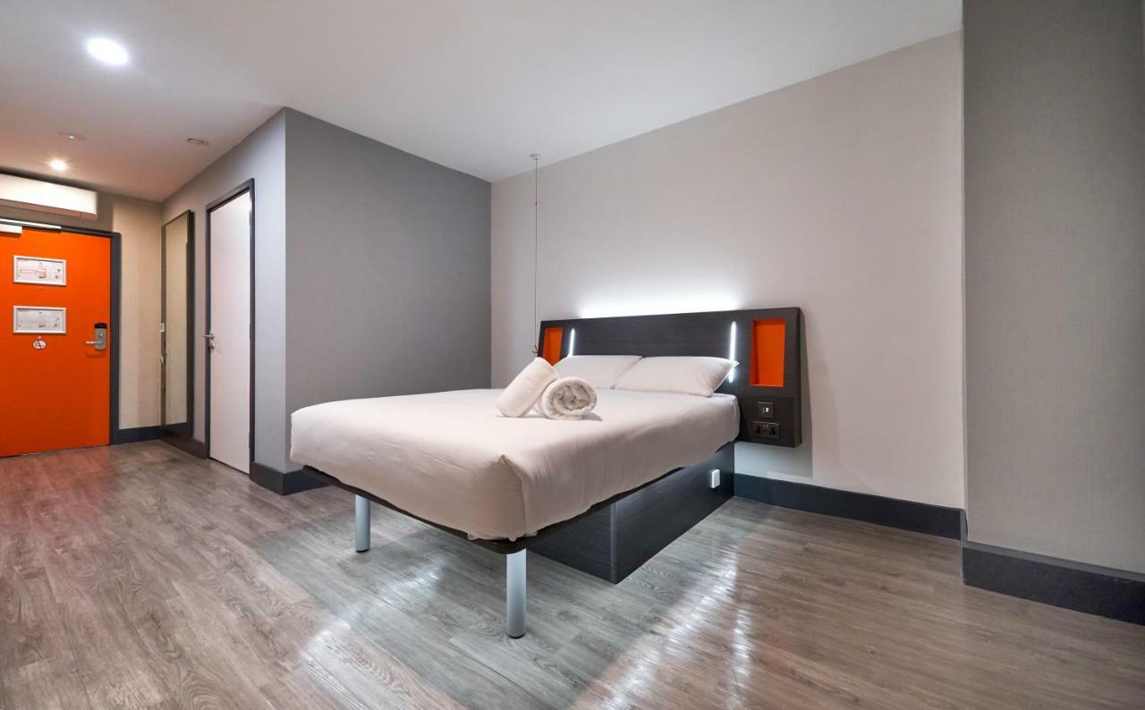 Easyhotel ミルトン・ケインズ エクステリア 写真