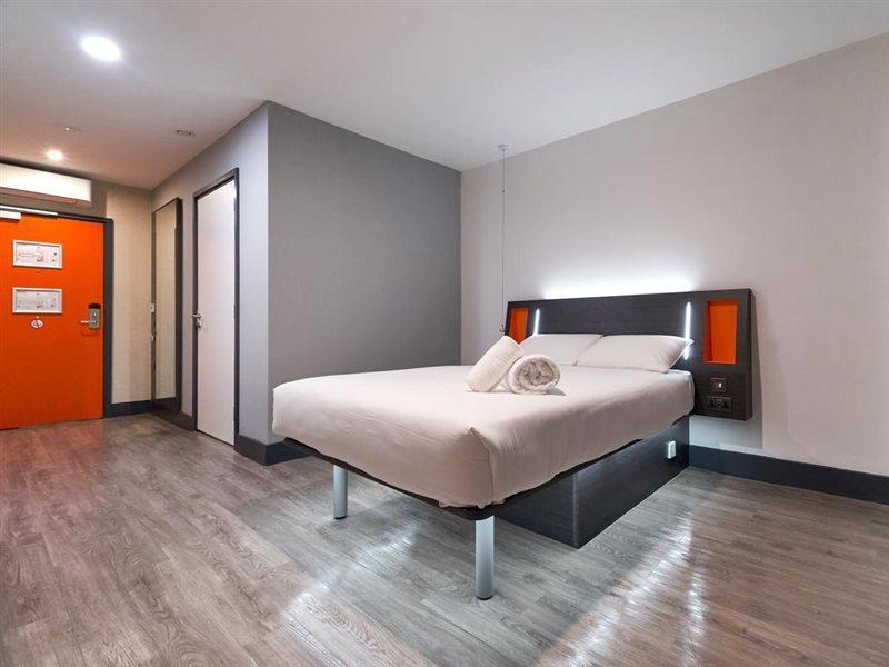 Easyhotel ミルトン・ケインズ エクステリア 写真